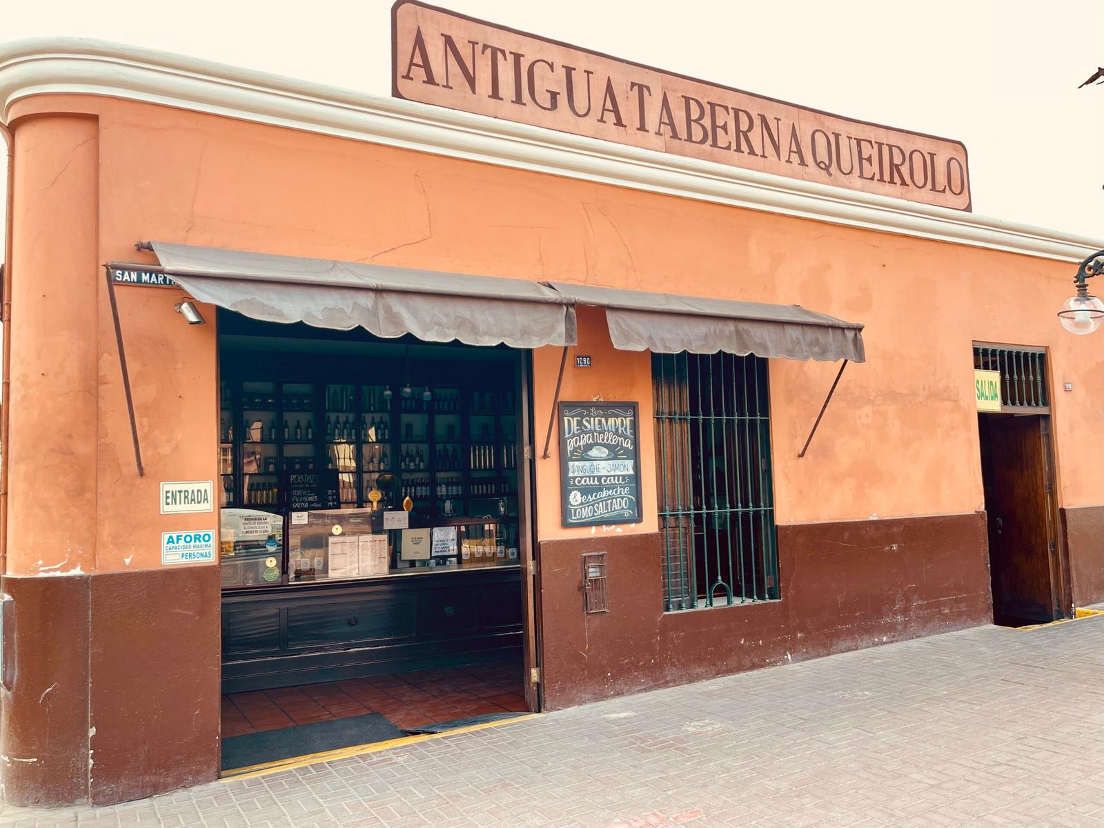 Street view of Antigua Taberna Queirolo in Pueblo Libre, Lima