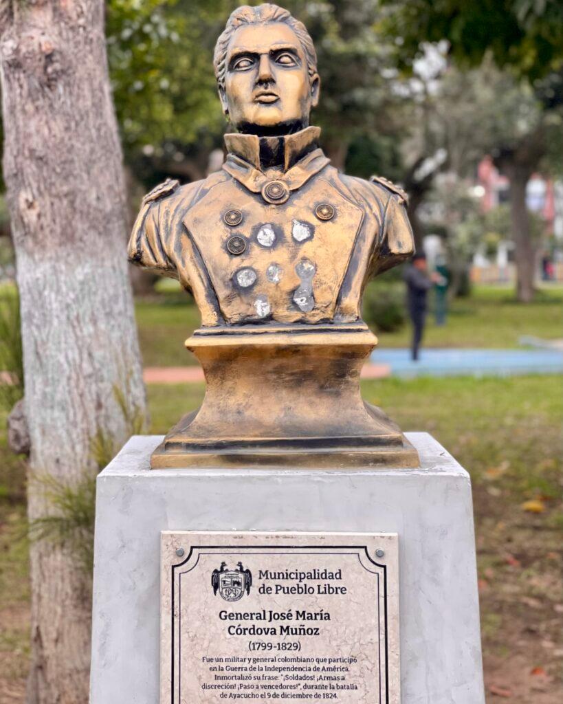Bronze bust in the Paseo de los Vecinos Ilustres de Pueblo Libre honoring General José María Córdova Muñoz