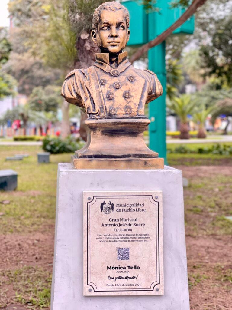 Bronze bust of Antonio José de Sucre in the Paseo de los Vecinos Ilustres de Pueblo Libre in Pueblo Libre Lima