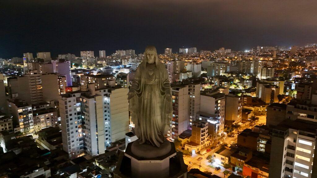 From the top of Iglesia Corazón de María (La Cúpula) and facing the ocean at night