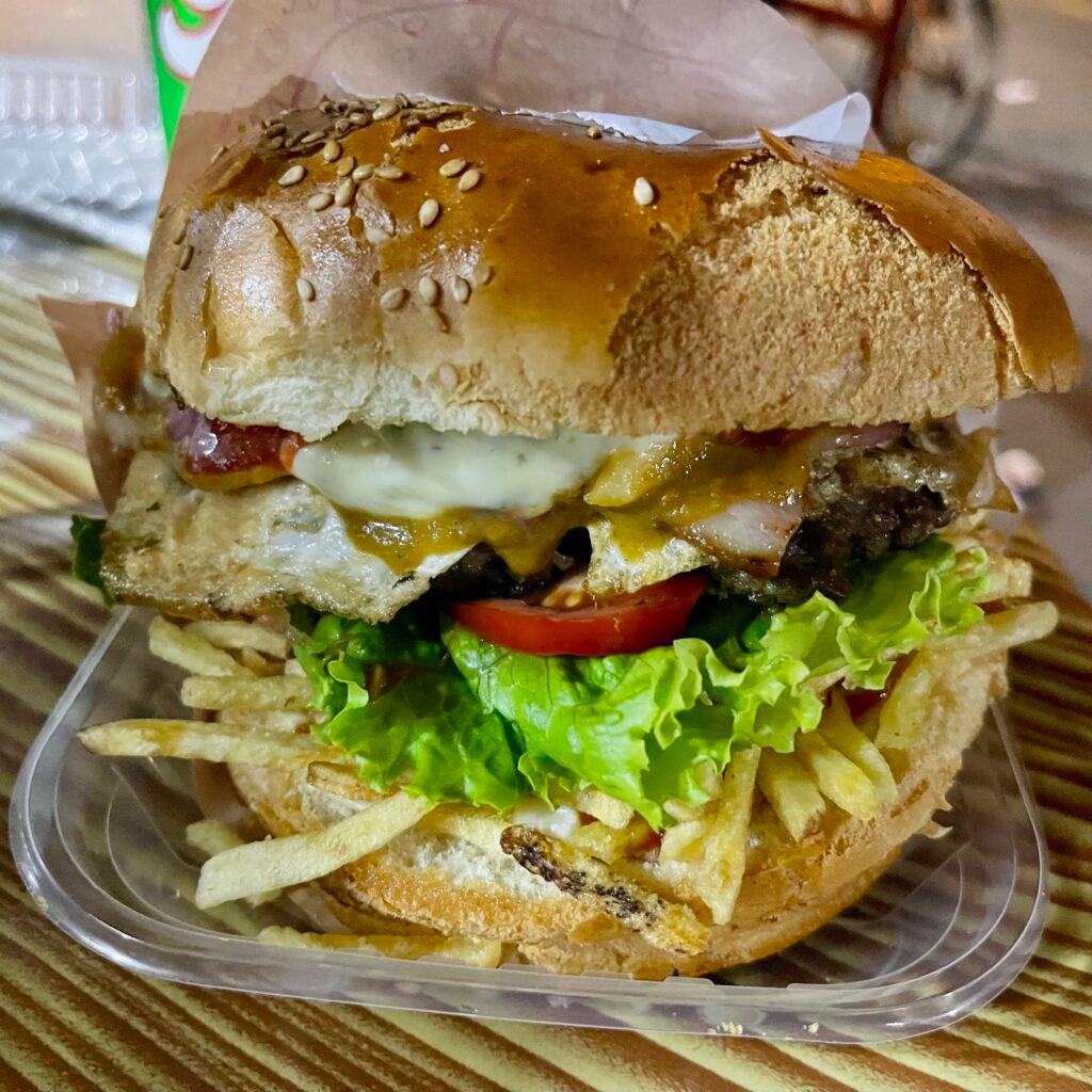 Royal hamburger from Chisos in Pueblo Libre